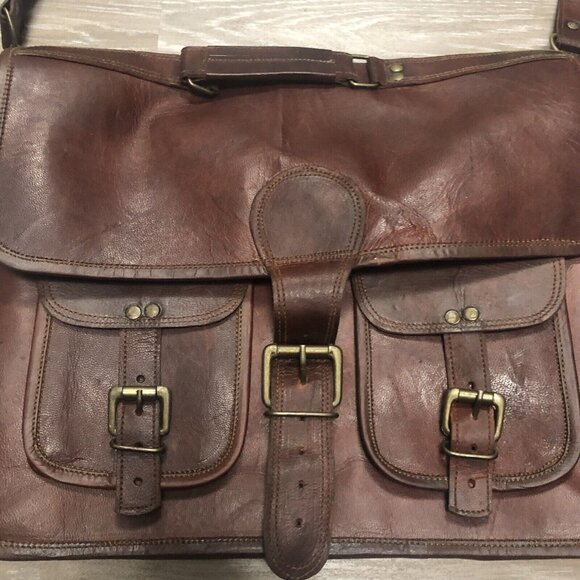 Sun Tanned Other - Vintage Briefcase Satchel . Sun . Tanned Brown Leather Messenger Shoulder Bag